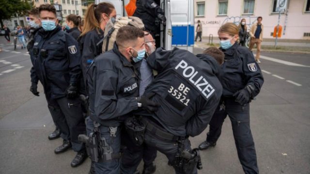 469131_virus_outbreak_germany_73740 0852c7062d82430286a5bf5d521e6fdc 676x450.jpg