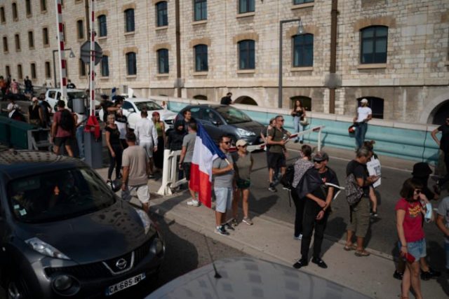 469151_virus_outbreak_france_protests_90485 0b059cc98e1543c8b3e59188a6036350 676x451.jpg