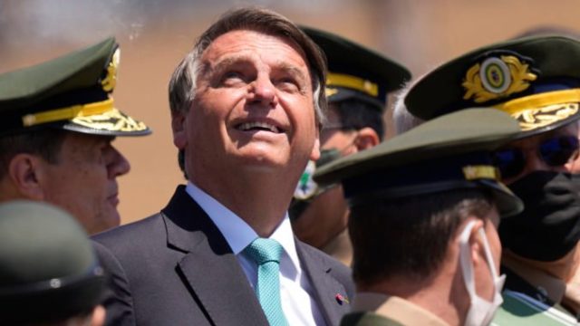 469172_brazil_soldier_day_83990 81a8e6b1b5f14a4aa137d9880ef28b26 676x451.jpg