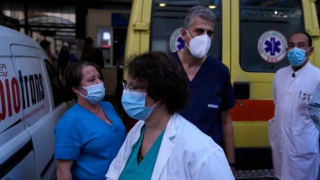 469356_virus_outbreak_greece_hosptial_protests_62131 c7fb4f3724244d9f8f3fbf700f1c0ebd 676x451.jpg