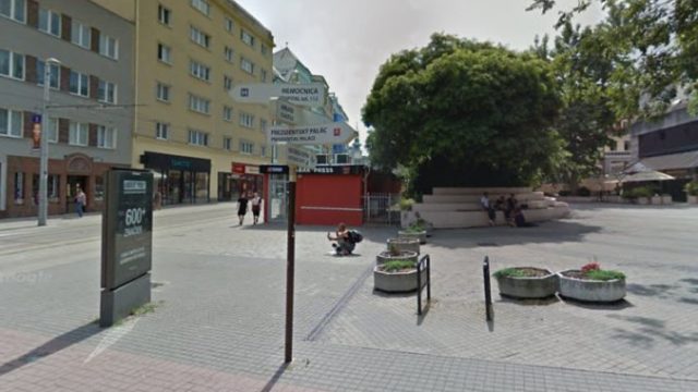 469854_smerove tabule jazyk mensiny 676x430.jpg