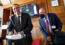 469913_bp_9573 676x471.jpg