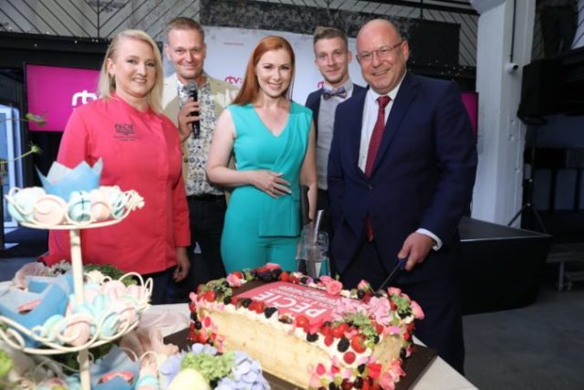 470048_jozefina zaukolcova martin nikodym petra tothova porotkyne sou pecie cele slovensko juraj baca a jaroslav reznik 676x451.jpg