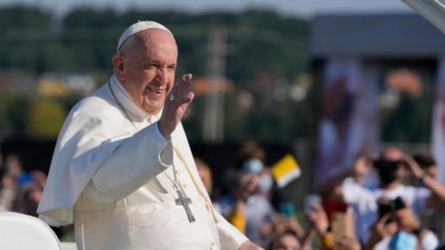 470172_pope_slovakia_82752 9054ffa5d35240ef82ca9bc4164187c8 676x451.jpg