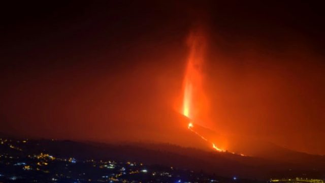 470927_spain_volcano_34235 ba8e0bd51db147959615f0c99a958354 676x451.jpg