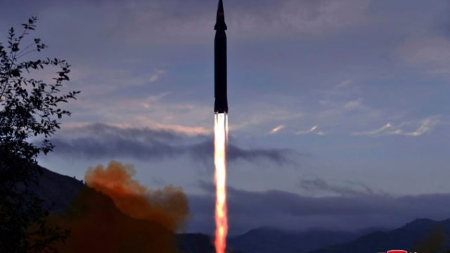 471056_koreas_tensions_62602 bef88ea2ac9343618062d2a4ec8153c8 676x451.jpg
