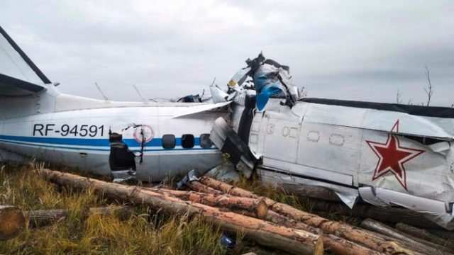 471686_russia_plane_crash_91861 4ec9f7f6e2cf42fdbee4169a463a09e3 676x507.jpg