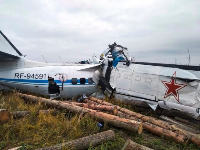 471686_russia_plane_crash_91861 4ec9f7f6e2cf42fdbee4169a463a09e3 676x507.jpg