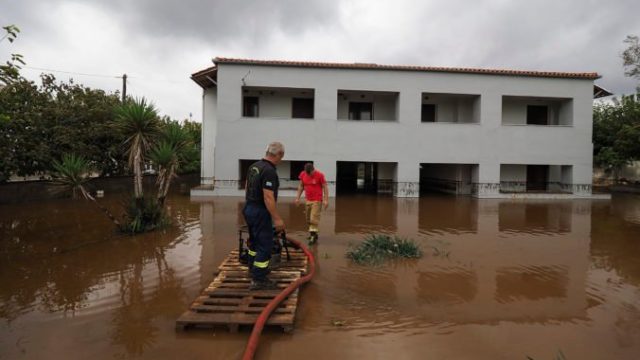 471729_greece_floods_74131 4994cb44fadd41979586148d5b6b56c3 676x454.jpg