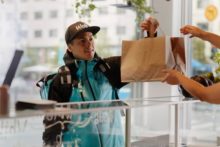 471976_wolt kurier 1 676x451.jpg