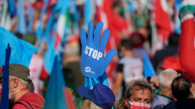 472070_virus_outbreak_italy_protest_75186 74442dc468df4b459a8b60e4ef4b11b8 676x454.jpg