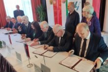 472661_1634547696676 676x451.jpg