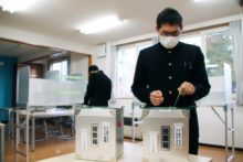 472899_japan_election_39098 7b06622d6a0142f9ba5eb3a3a2b1b0d7 676x451.jpg