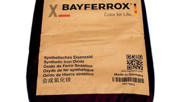 472980_bayferrox black 330t_balenie.jpg