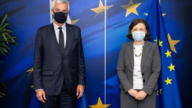 473753_ivan korcok vera jourova belgicko diskusia 676x451.jpg
