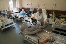 473814_virus_outbreak_65692 d152f436c1b84d64a698a15f210586fe 676x451.jpg