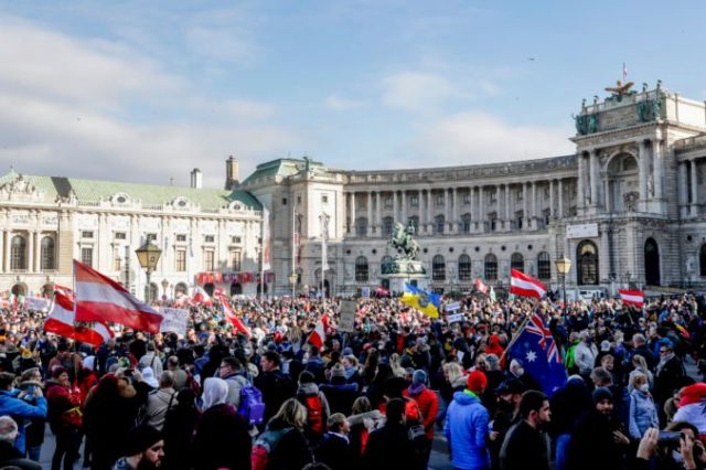 474010_virus_outbreak_austria_09388 4857b231c5614defbf8eaad4a5beb746 676x450.jpg