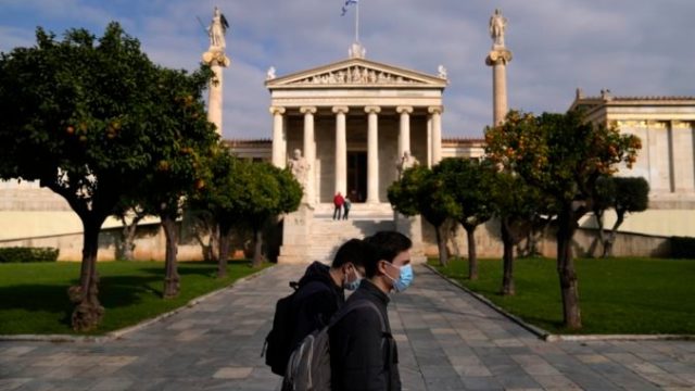 474181_virus_outbreak_greece_91478 3fc832555e26445b85a53f65c7d713a5 1 676x451.jpg