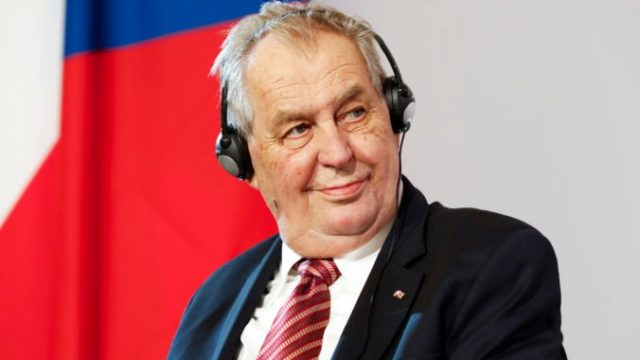 474257_czech_president_53408 5f36f4a208d34e5aaae53fd5f2433bef 676x451.jpg