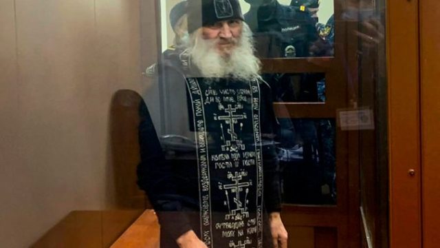 474546_russia_rebel_monk_46195 b1bb2c55d90843338e8581914d8e5b52 676x510.jpg