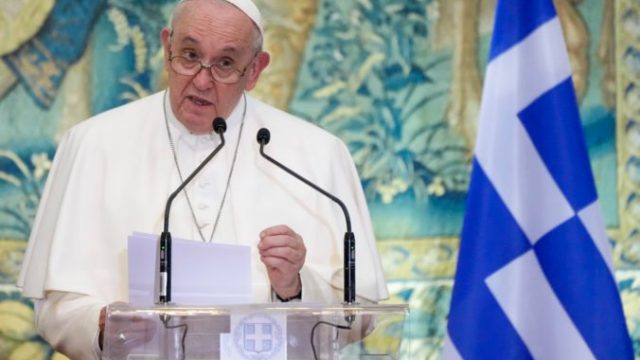 474769_greece_pope_02347 55a772f536d84f30969e695ebe598eaf 676x451.jpg