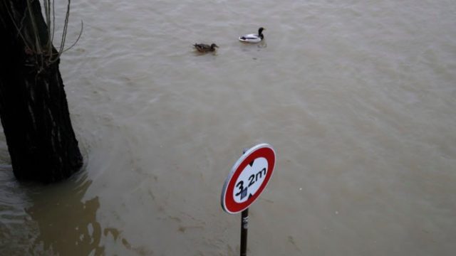 475187_france_flooding_34038 6c1e0b39e6d5464b91091eb89d3c70dd 676x451.jpg