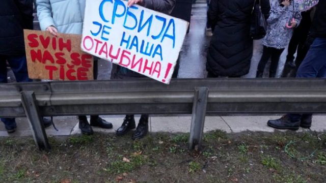 475189_serbia_protest_97230 c2290fb8f0f041f5bd451a81c0a6750b 676x470.jpg