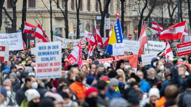 475199_virus_outbreak_austria_protests_98738 acd06adaf32641afaa3594ff4c0c0005 676x451.jpg