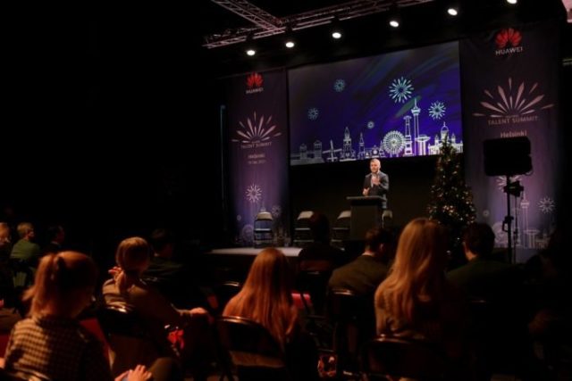 475362_kenneth at huawei talent summit 676x451.jpg