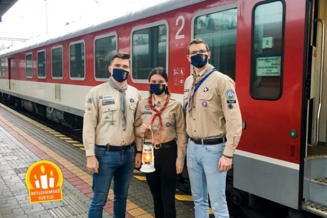 475395_slovenski skauti vdaka zssk roznesu symbol nadeje napriec slovenskom_foto emma velasova 676x451.jpg