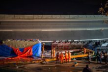 475628_china_bridge_collapse_39644 9cf4e2006abe414dbad4f55b5ada7060 676x451.jpg
