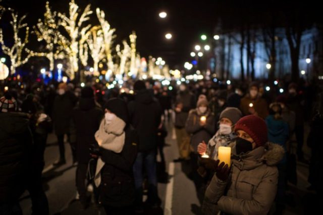 475641_virus_outbreak_vienna_commemoration_98023 ca83312c5b424b90990de6fca0a63da0 676x451.jpg