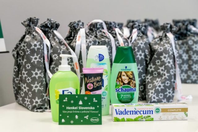 475687_henkel slovensko_giving tuesday 1 676x451.jpg