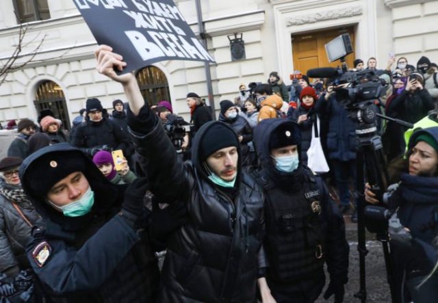 476068_russia_crackdown_47699 b0db012a35ef4fac898867e21250a319 676x468.jpg