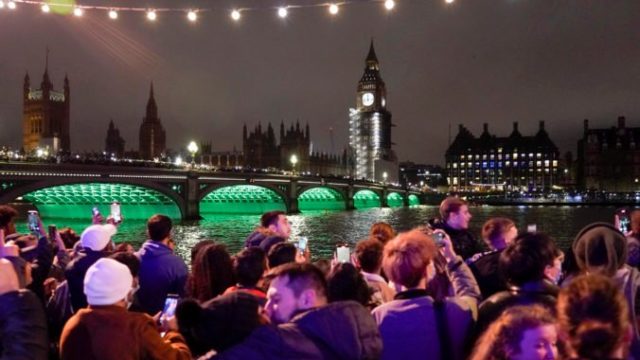 476321_new_year_britain_14301 059b72efcc3c4840b87311f504e26cff 676x451.jpg