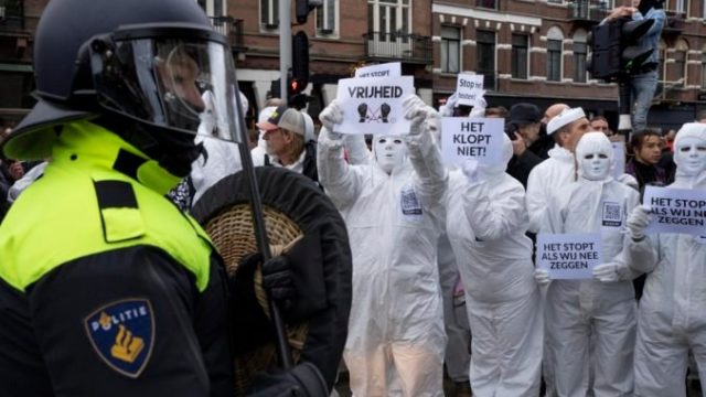 476331_virus_outbreak_netherlands_protest_27079 928ba0715dd4419b87c5650e306b12e2 676x451.jpg