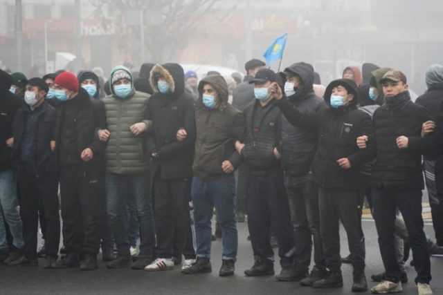 476568_kazakhstan_protests_44077 eb40a8907c27483db3a7fb54bbb78b42 676x451.jpg