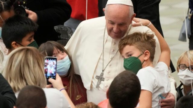 476596_vatican_pope_51080 ae0a9a1330454c44908fe379d665fb69 676x451.jpg