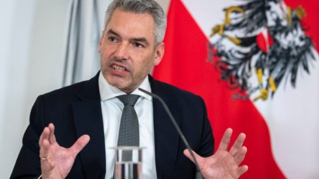 476628_virus_outbreak_austria_43076 370afdafa71345fa8742d9a7a2585500 676x451.jpg