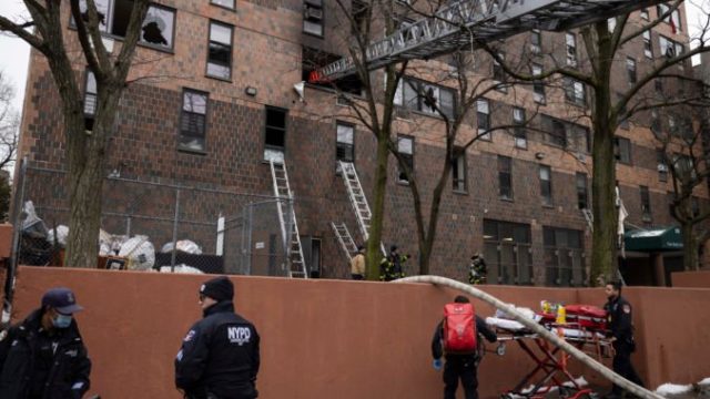 476840_apartment_building_fire_43958 066a4025aa1c4e5da6296c2c107d1fdc 676x451.jpg