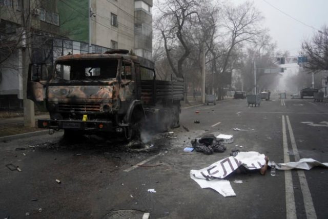 476867_aptopix_kazakhstan_protests_63806 f88eb97f9f4d46b6a5996be9561dccdc 676x451.jpg