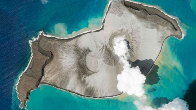477361_tonga_volcano_eruption_95285 b7153c887f4b443e837c4f52d664208c 676x507.jpg