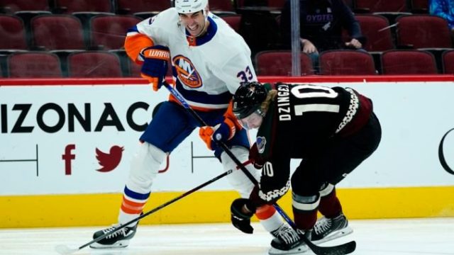 477365_islanders_coyotes_hockey_71962 75f57d37e13248138c72e7b82d031f81 676x451.jpg