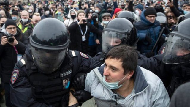 477921_russia_navalny_protests_05665 9acbe2be704e4211a810b509692ea2dc 676x451.jpg