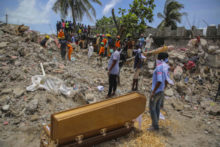 478103_aptopix_haiti_earthquake_94580 43739313bd7f453f97efaca49a654476 676x451.jpg