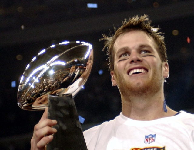 478679_brady_retires_football_17169 25a7d6d3a2ee4934ac460ebc87e8771d 676x525.jpg