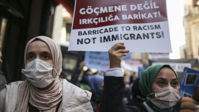 478941_migration_turkey_greece_86346 55cff78e16424c32b1d51d67916445ba 676x451.jpg
