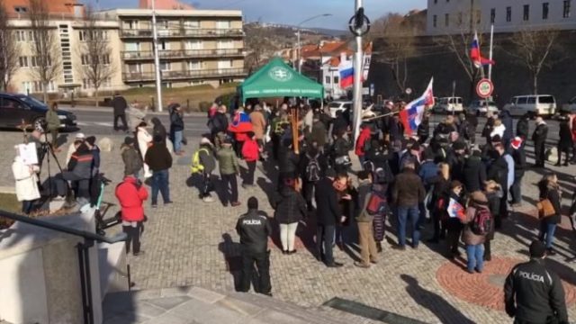 479131_protest obranna dohoda s usa bratislava 676x394.jpg