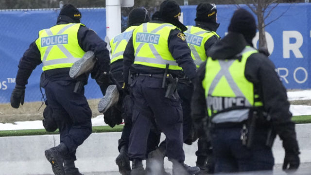 479472_virus_outbreak_canada_protests_48235 86bb3f0a8f8b45848ed9015d1b4c0062 676x461.jpg