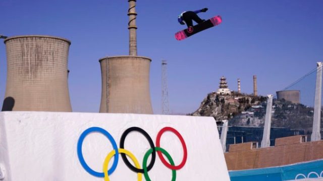 479527_beijing_olympics_snowboard_big_air_13746 921cfb03c95c46d2a479302539f49407 676x451.jpg